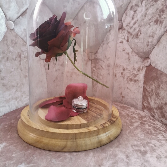 Rose Centrepiece - Picture 3 of 3